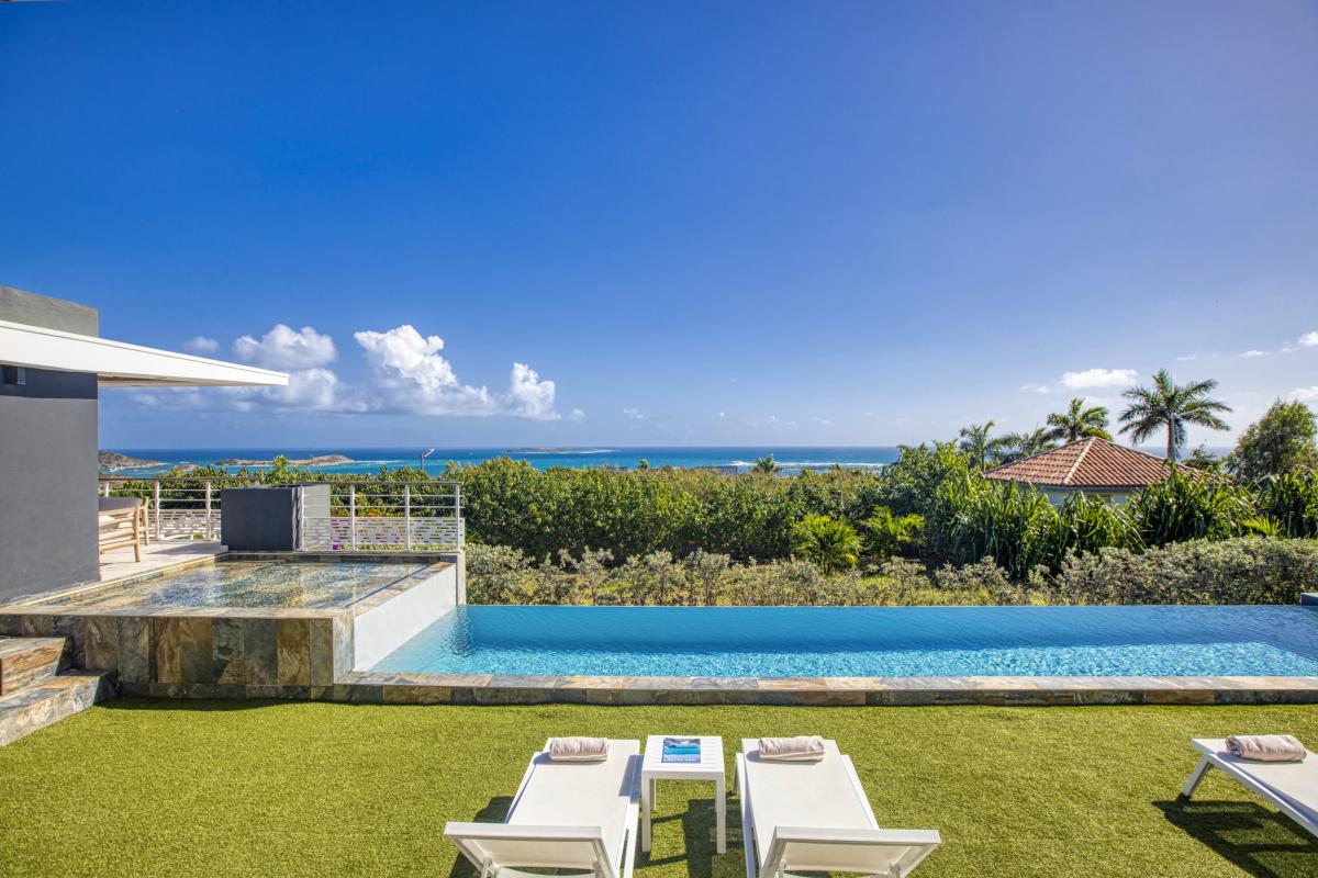 A louer villa 4 chambre Baie Orientale Saint Martin_ Jardin