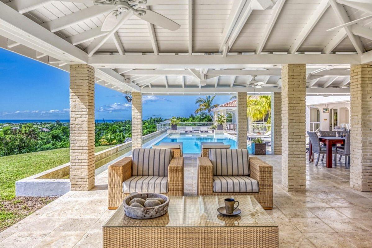 A louer villa Saint Martin Terres Basses - Villa 3 chambres 6 personnes - Vue Baie Longue - A proximité de Baie aux Prunes - Piscine et Vue Mer
