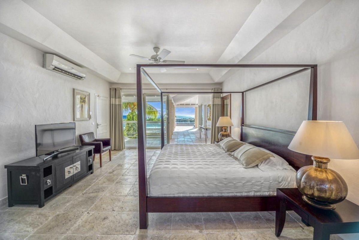 A louer villa Saint Martin Terres Basses - Villa 3 chambres 6 personnes - Vue Baie Longue - A proximité de Baie aux Prunes - Piscine et Vue Mer