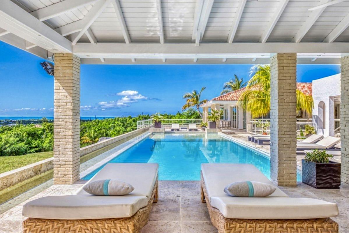 A louer villa Saint Martin Terres Basses - Villa 3 chambres 6 personnes - Vue Baie Longue - A proximité de Baie aux Prunes - Piscine et Vue Mer