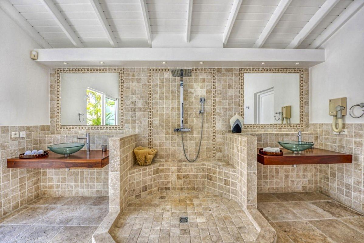A louer villa Saint Martin Terres Basses - Villa 3 chambres 6 personnes - Vue Baie Longue - A proximité de Baie aux Prunes - Piscine et Vue Mer