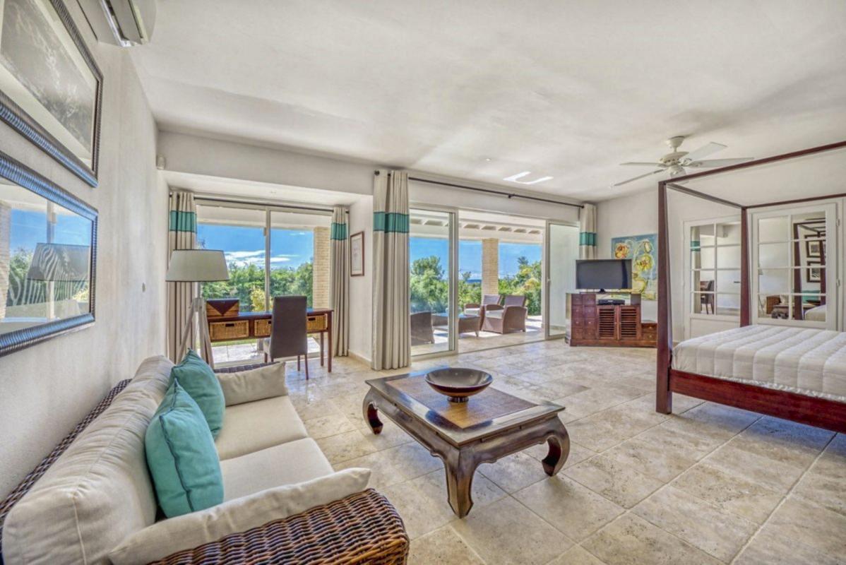 A louer villa Saint Martin Terres Basses - Villa 3 chambres 6 personnes - Vue Baie Longue - A proximité de Baie aux Prunes - Piscine et Vue Mer