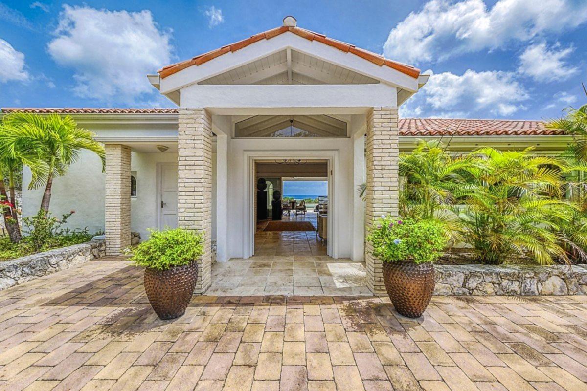 A louer villa Saint Martin Terres Basses - Villa 3 chambres 6 personnes - Vue Baie Longue - A proximité de Baie aux Prunes - Piscine et Vue Mer