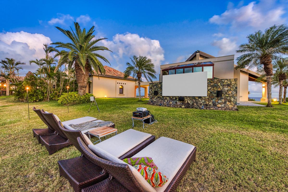 A louer villa 5 chambres Terres Basses Saint Martin_ cinema exterieur