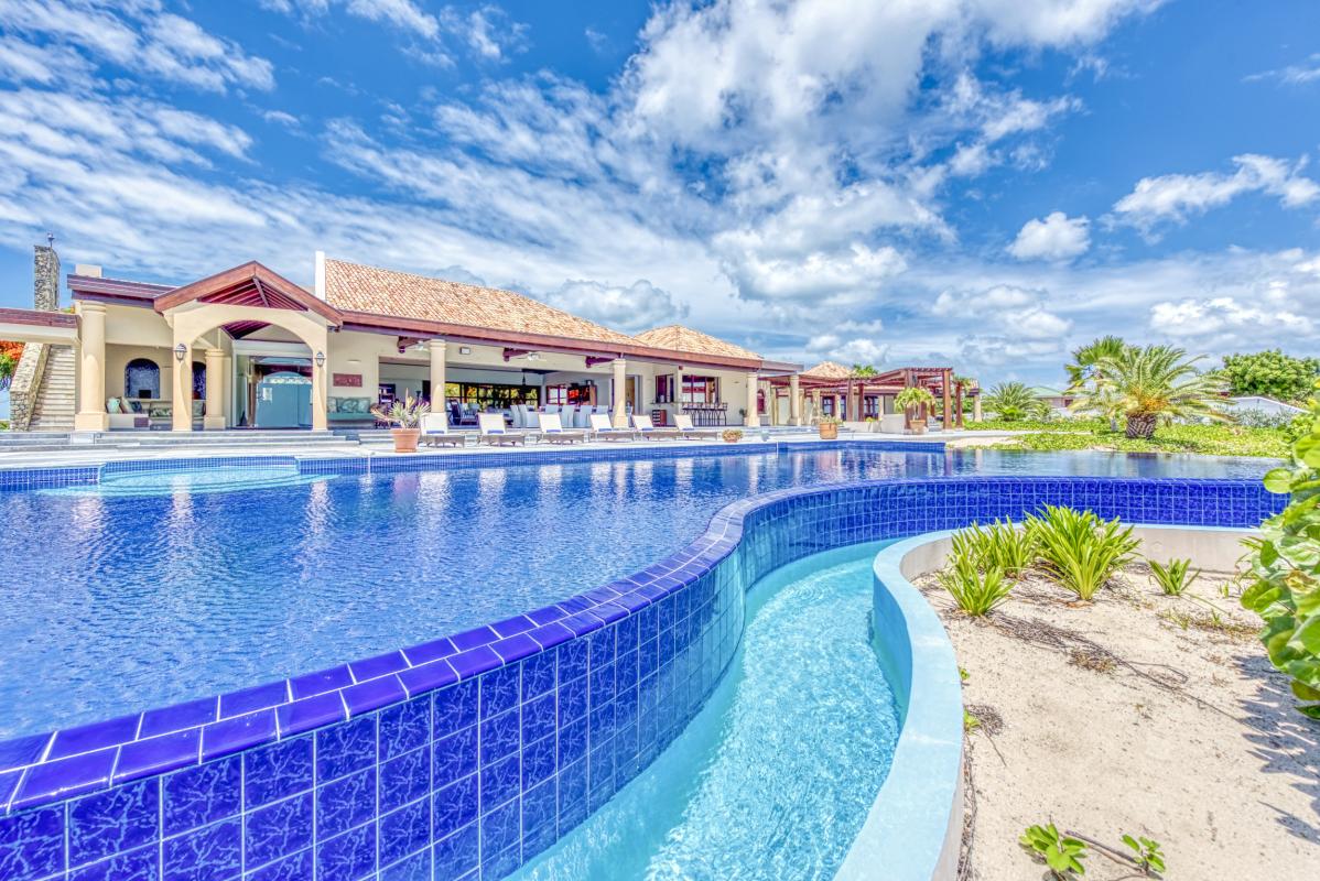 A louer villa 5 chambres Terres Basses Saint Martin_ Piscine