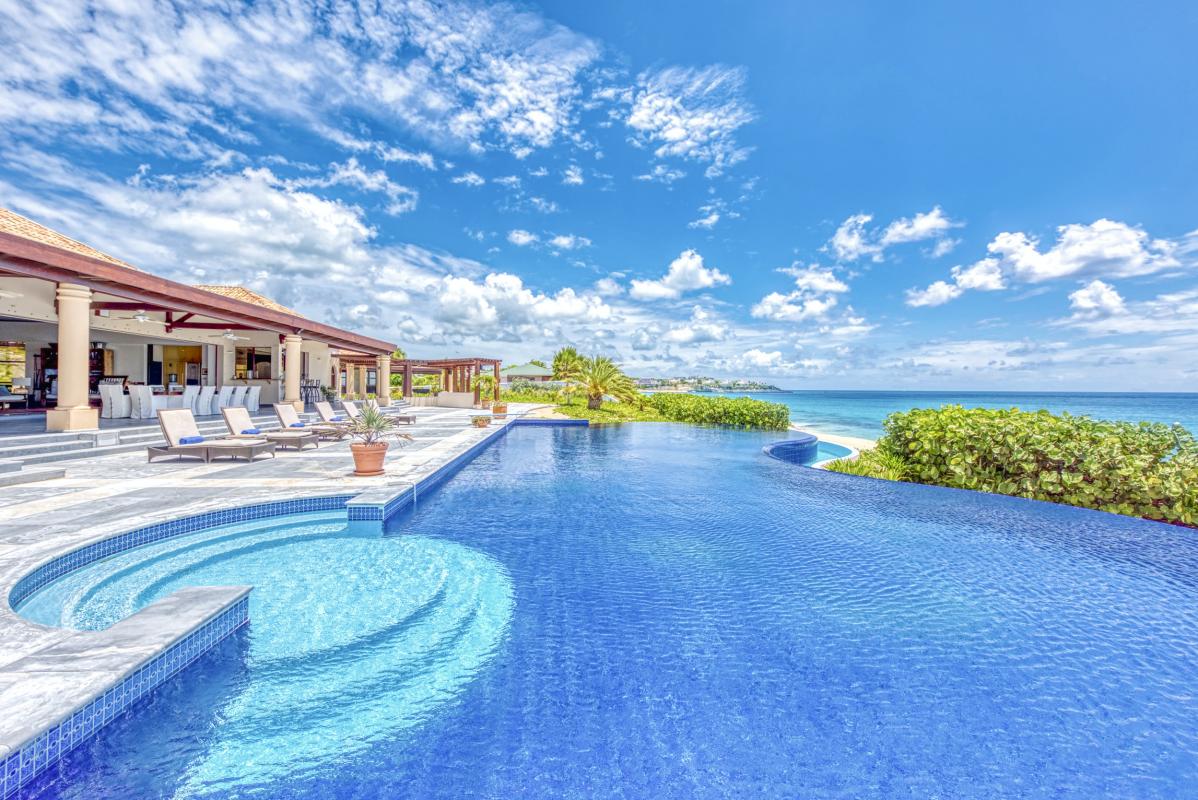 A louer villa 5 chambres Terres Basses Saint Martin_ Piscine