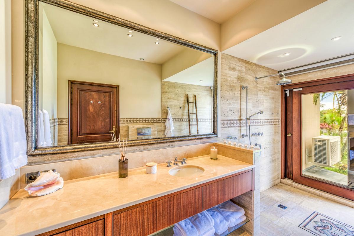 A louer villa 5 chambres Terres Basses Saint Martin_ Salle d'eau