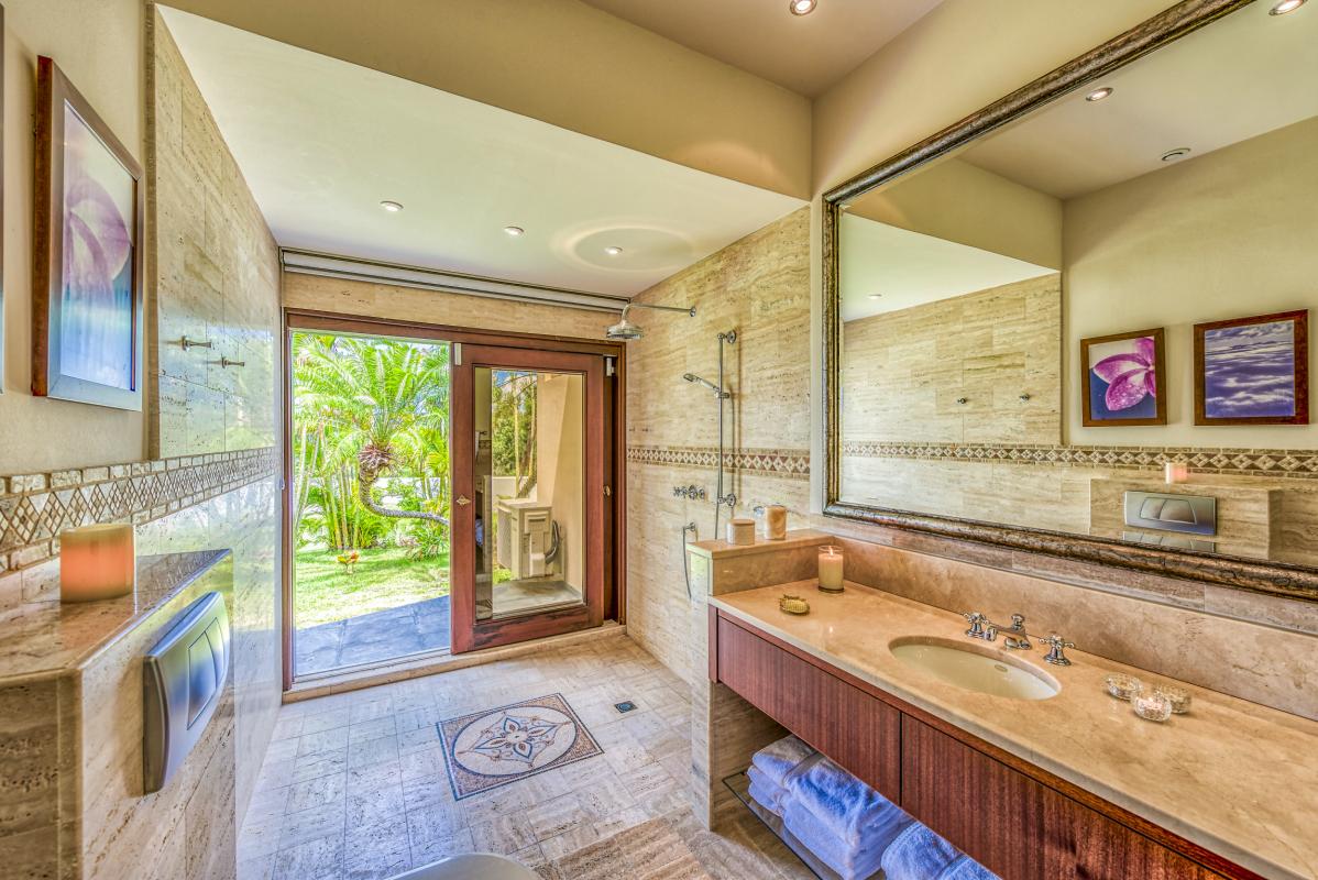 A louer villa 5 chambres Terres Basses Saint Martin_ Salle d'eau