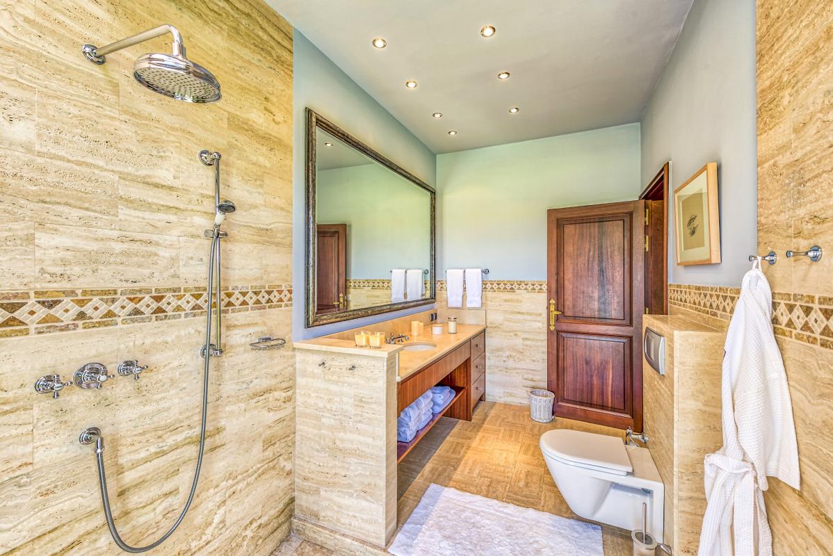 A louer villa 5 chambres Terres Basses Saint Martin_ Salle d'eau