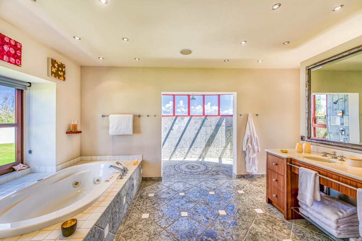 A louer villa 5 chambres Terres Basses Saint Martin_ Salle de bain